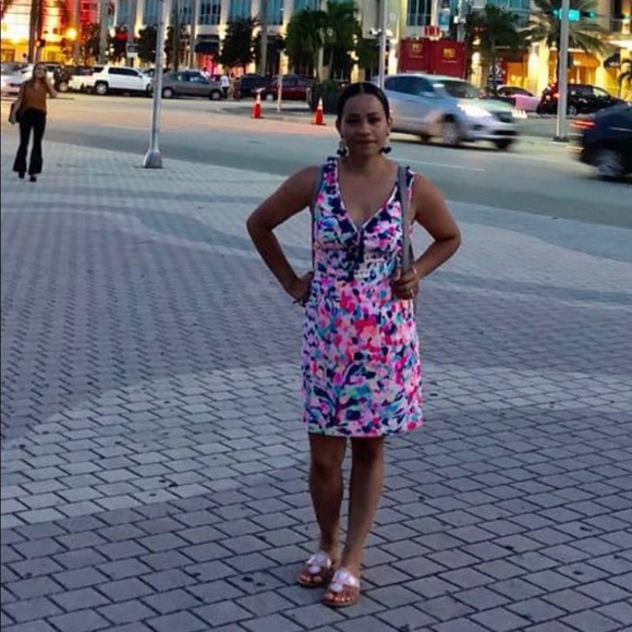 Dresses & Skirts - Cabrey shift dress.